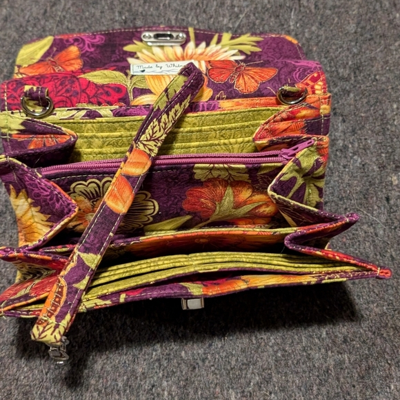 Beautiful Handmade Tri-fold Wallet - Picture 6 of 6